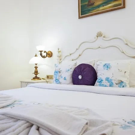 Dantela Butik 2* Çeşme