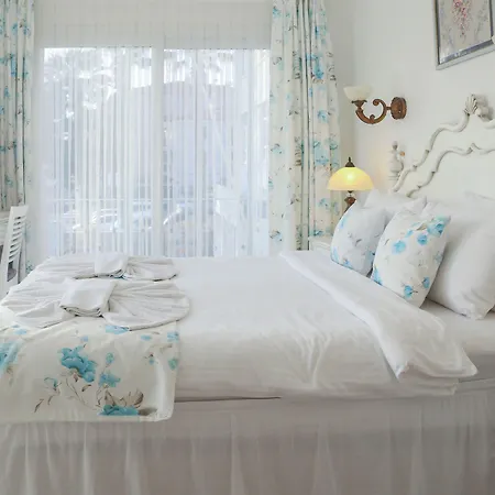 Dantela Butik 2* Çeşme